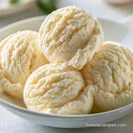 Simple Vanilla Extract Ice Cream