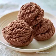Homemade Chocolate Ice Cream: Rich and Dense